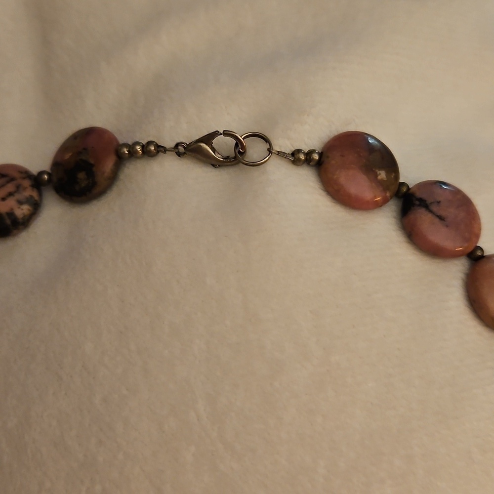 HANDMADE Pink Rhodonite Stone Circle Disc Beaded Necklace - Picture 5 of 6